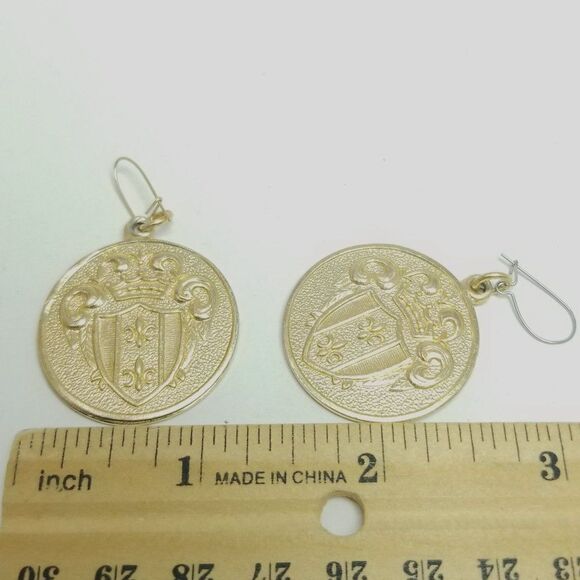 Vintage Dangle Coin Shape Family Crest Design Earrings, Gold Tone. Retro Estate - Picture 3 of 5